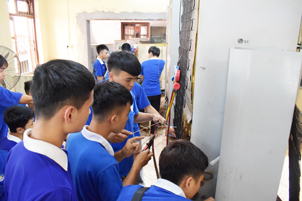 học nghề điện lạnh ra làm gì