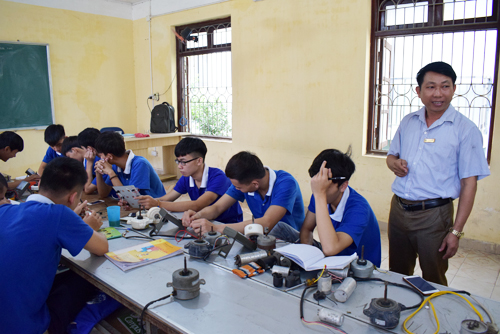 Tự học nghề điện lạnh thật đơn giản với các bạn trẻ yêu nghề điện lạnh