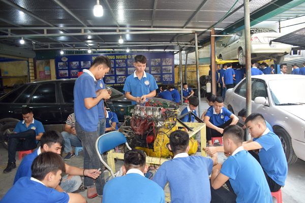 có nên học nghề sửa chữa ô tô