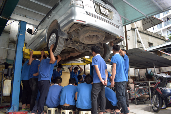 học nghề sửa chữa ô tô ngắn hạn nhanh thành nghề cơ hội kiếm tiền siêu tốc