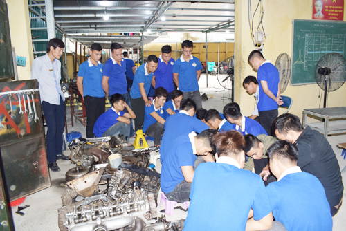 học nghề sửa chữa ô tô ở trình độ nào