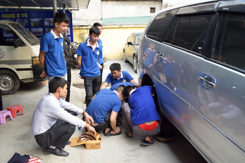 Trường dạy nghề sửa chữa ô tô uy tín 30 năm tại hà nội